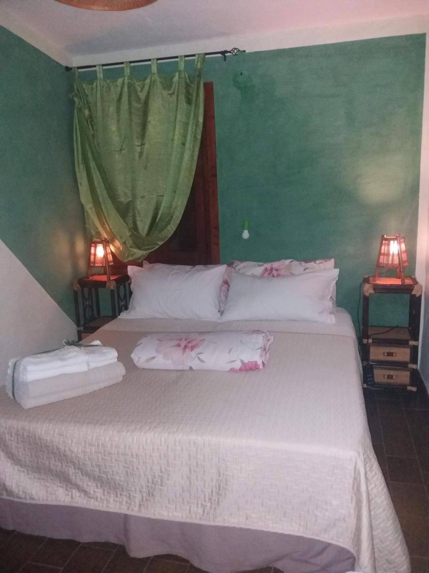 Helianthus Rooms Pula Exterior photo